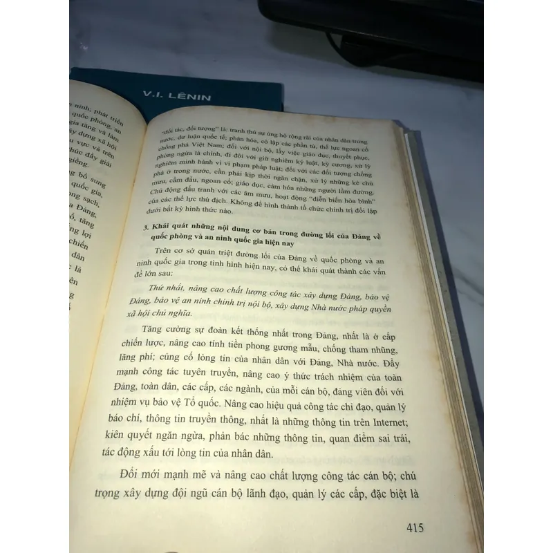 Chủ nghĩa xã hội ở Việt Nam những vấn đề lý luận từ công cuộc đổi mới  738086