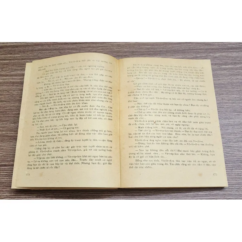 Tiểu thuyết Nga: THÀNH PHỐ HÒA BÌNH (702 trang) 763113