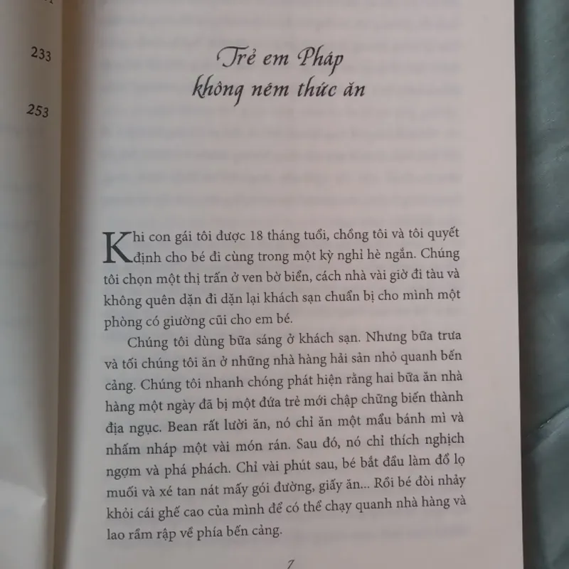 Trẻ em Pháp không ném thức ăn 720770