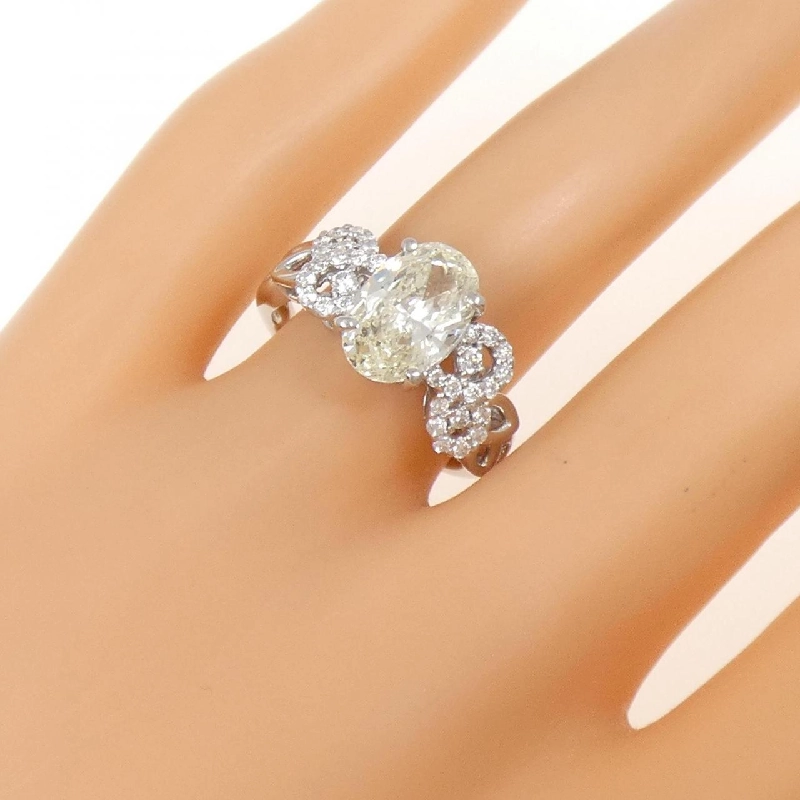 Nhẫn kim cương PT900 1.777CT M SI2 cắt oval - Hàng hiệu Authentic 874929