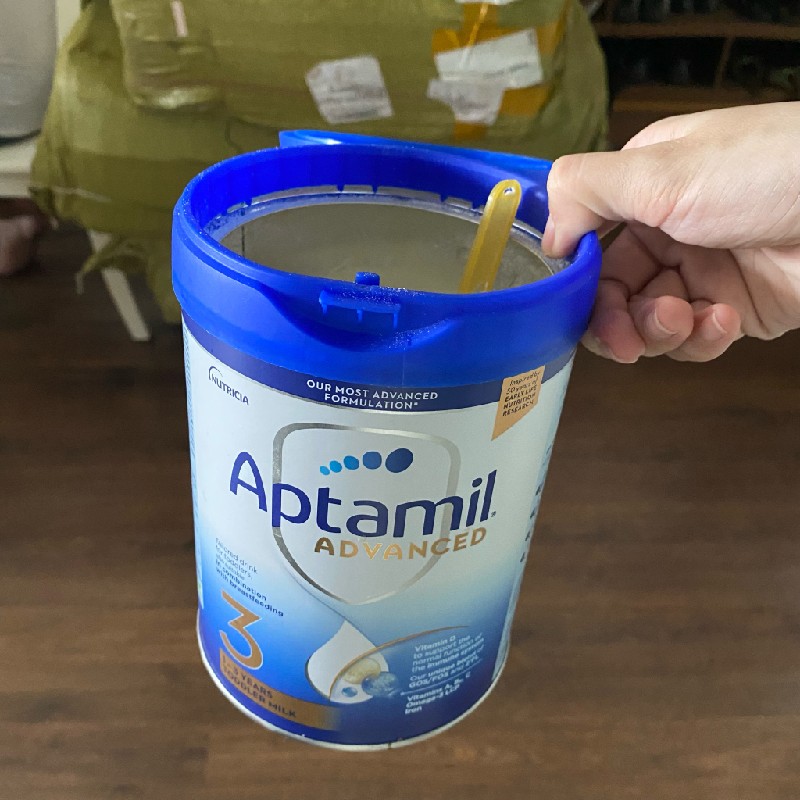 Sữa Aptamil số 3 còn hơn một nửa 67485