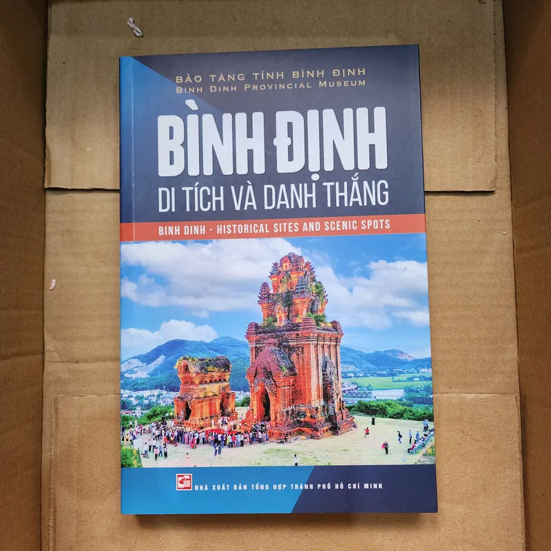 Bình Định di tích và danh thắng | song ngữ Việt anh 690939