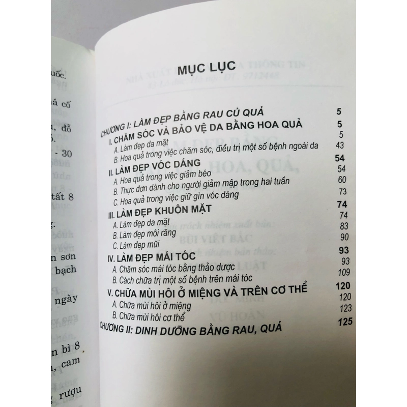 2 cuốn sách làm đẹp từ rau củ quả  454190