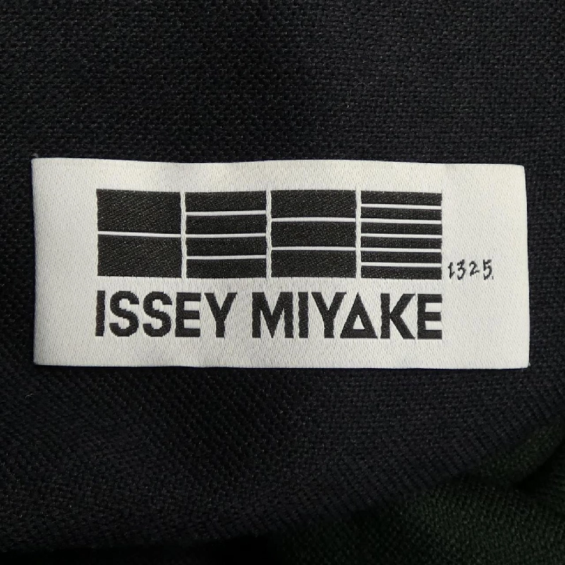 Áo khoác ISSEY MIYAKE IL03FA541 631899