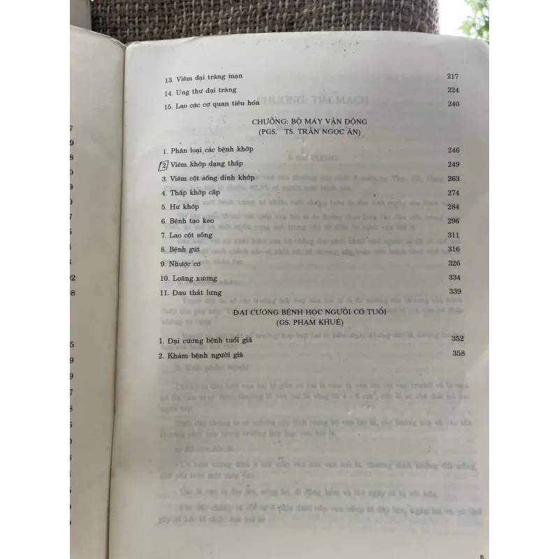 Bài giảng bệnh học ngoại khóa - sách y khổ lớn; 600 trang khổ lớn  1025056