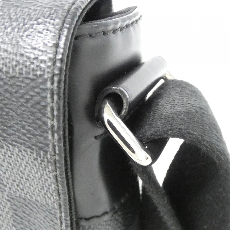 Túi xách vai Louis Vuitton Damier Graphite District PM N41028 - Hàng hiệu Chính hãng 802629