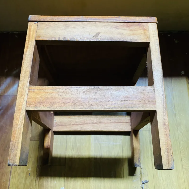 Ghế đôn gỗ vuông chắc chắn, dùng decor hoặc quán xá 1031891