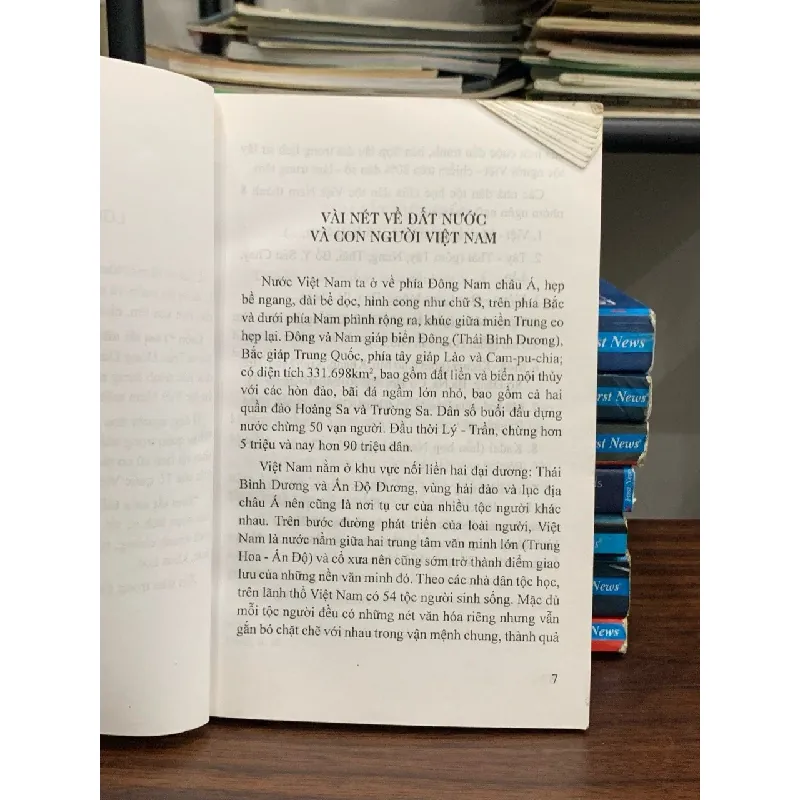 Tóm tắt niên biểu Lịch sử Việt Nam- Hà Văn Thư, Trần Hồng Đức 693299