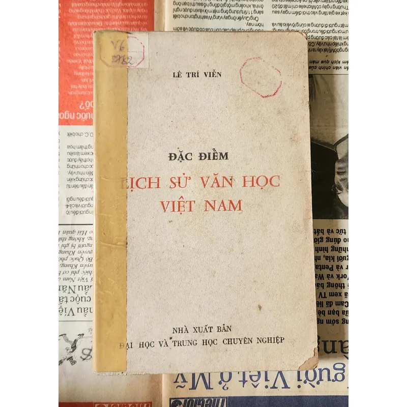 Đặc điểm lịch sử văn học Việt Nam - Giáo sư Lê Trí Viễn 723428