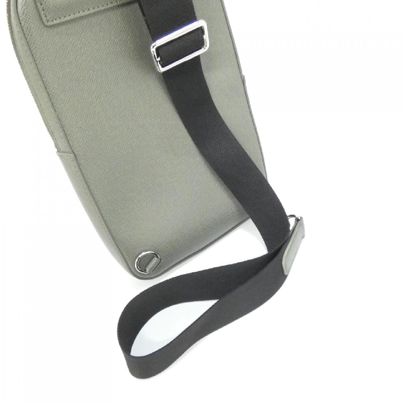 Túi đeo chéo Louis Vuitton Taiga Avenue M30973 - Hàng hiệu chính hãng 767827