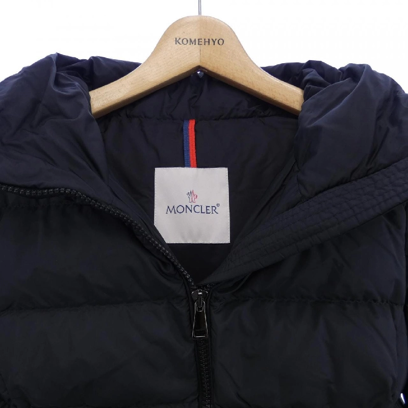 Áo khoác lông vũ MONCLER 638956