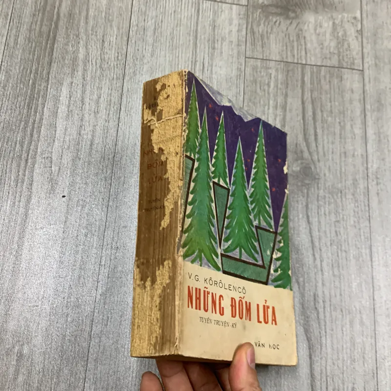 Những đốm lửa, tập truyện ký. 6b2 718629