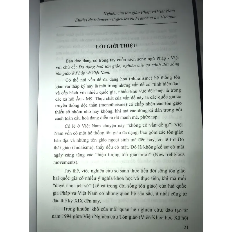 Nghiên cứu tôn giáo pháp và Việt Nam 688039