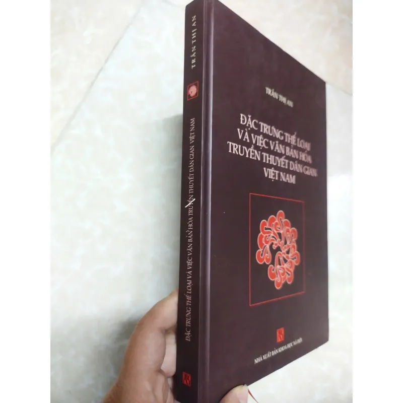 Sách: Đặc trưng thể loại và việc văn bản hóa truyền thuyết dân gian Việt Nam 717438