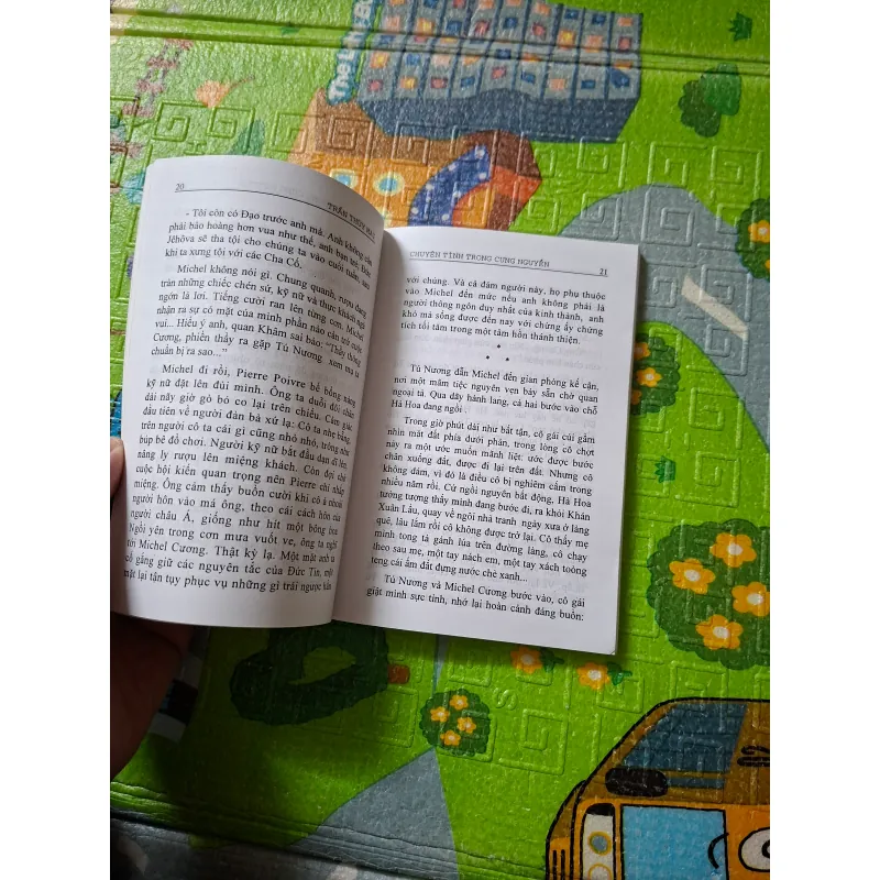 Chuyện tình trong cung Nguyễn  785184