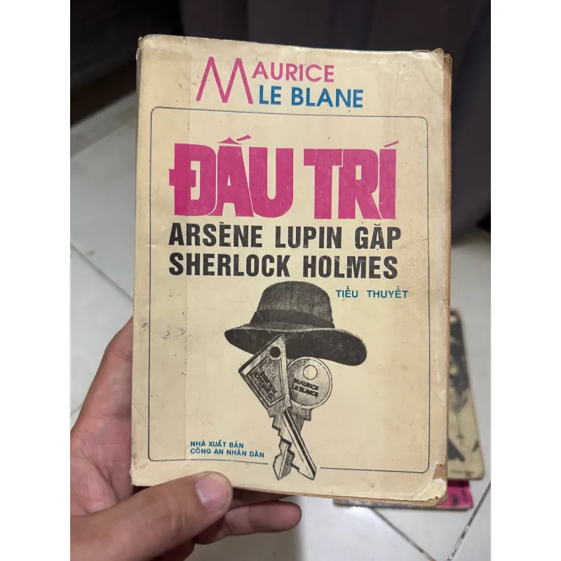 Đấu trí Lupin và Holmes  1010973