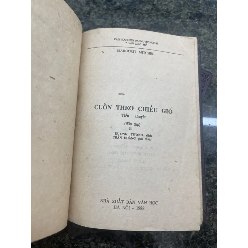 Cuốn theo chiều gió Margorit Mitchel bộ 4 quyển đóng bìa da 1988 715500