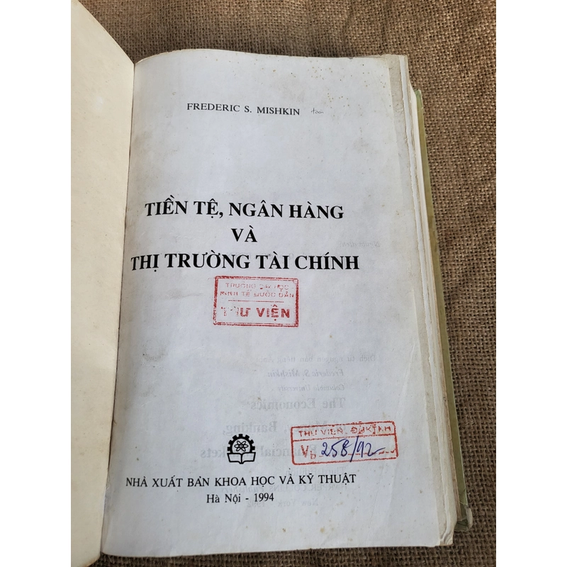 Tiền tệ Ngân hàng và thị trường tài chính_ Frederic Stanley "Rick" Mishkin 328071