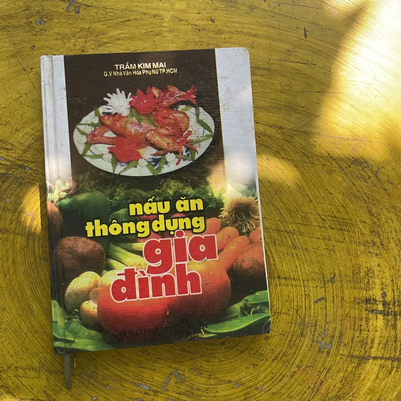 NẤU ĂN THÔNG DỤNG GIA ĐÌNH - TRẦN KIM MAI bìa cứng  786614