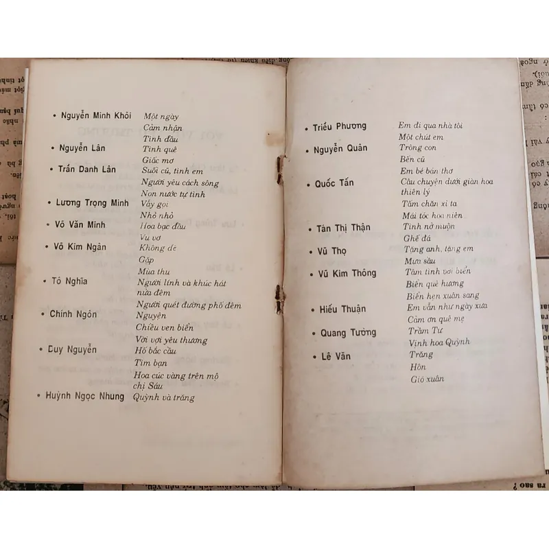 Tập thơ VỜI VỢI YÊU THƯƠNG 705363