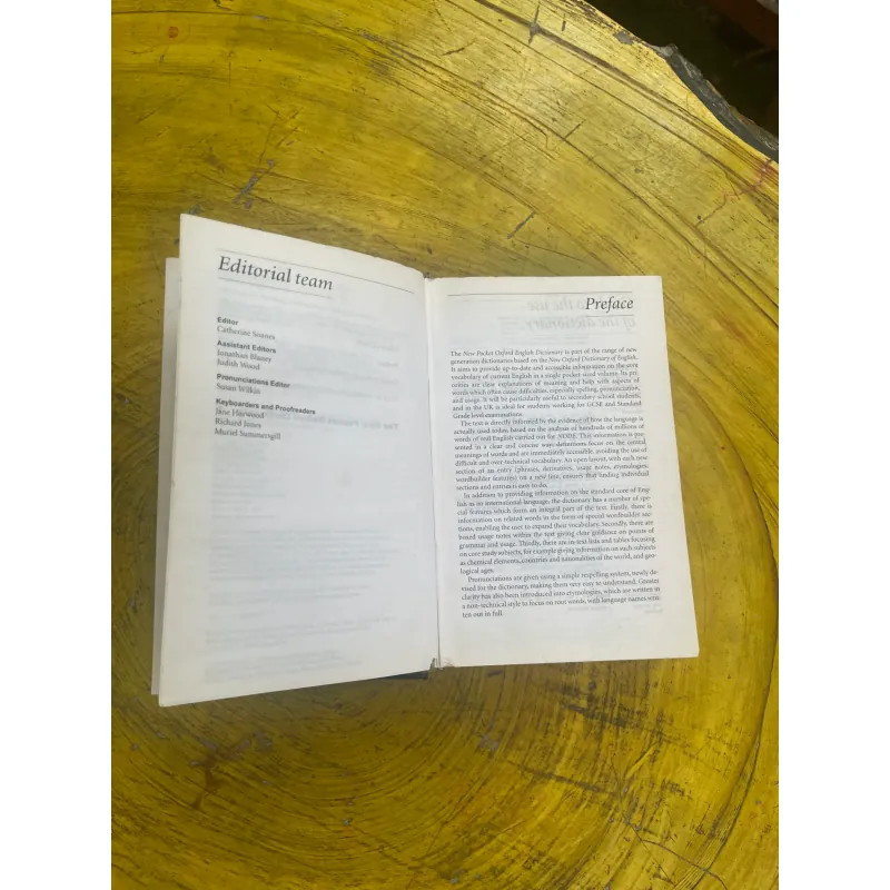 THE NEW POCKET OXFORD DICTIONARY 731925