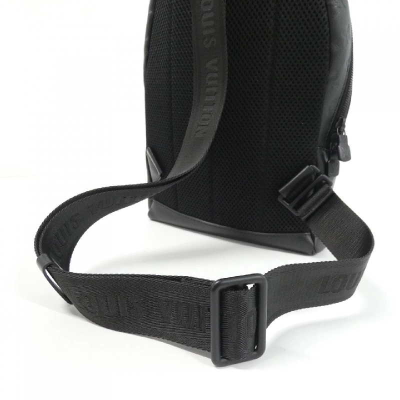 Túi đeo chéo Louis Vuitton Monogram Shadow Racer M46107 610997