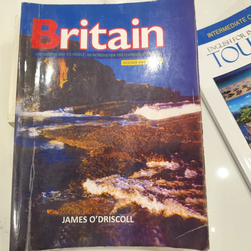 Britain: That Country and Its People" của tác giả James O'Driscoll.  575099