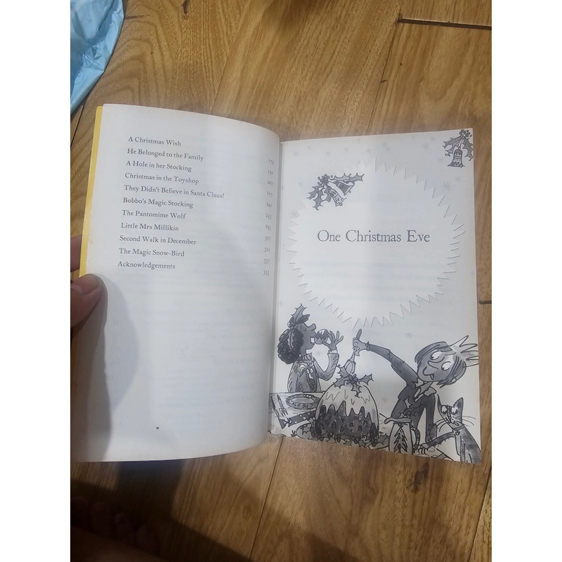 Christmas Tales (Sách tiếng anh) 528063