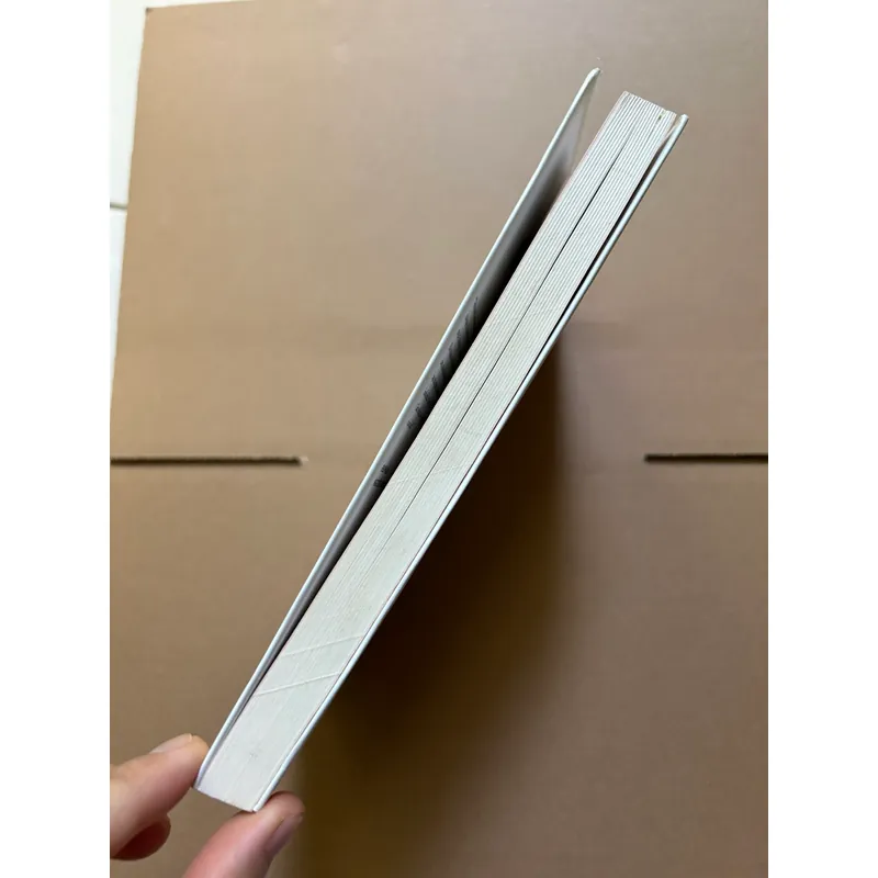 Yêu mình đủ, bạn có cả thế giới - Nguyễn Hoàng Anh 731601