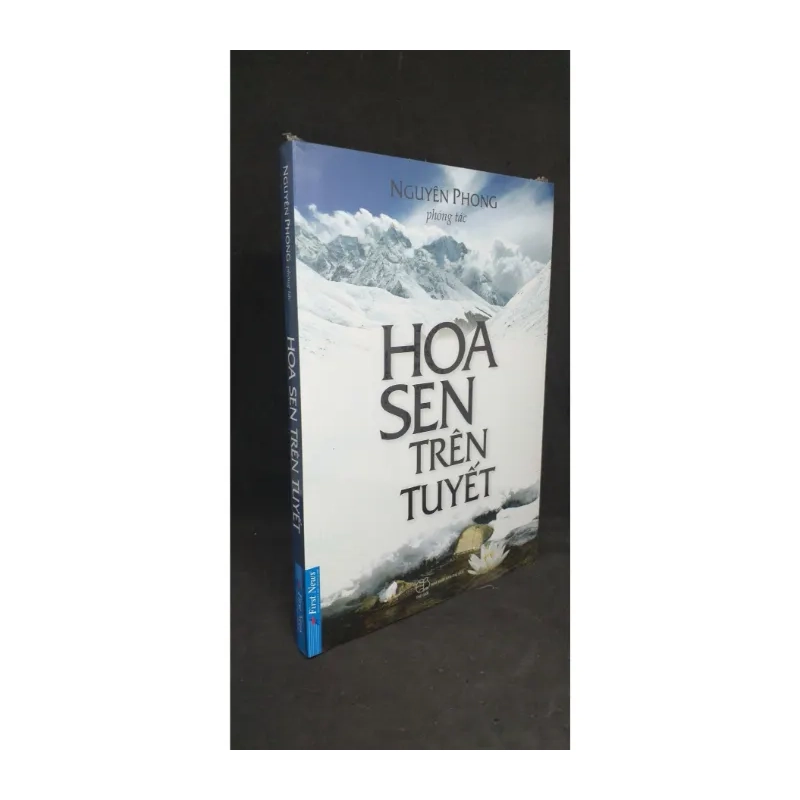 Hoa sen trên tuyết 982656