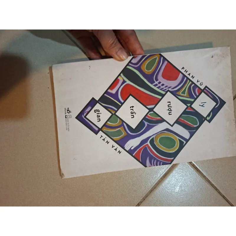 Ly rượu trần gian 930797