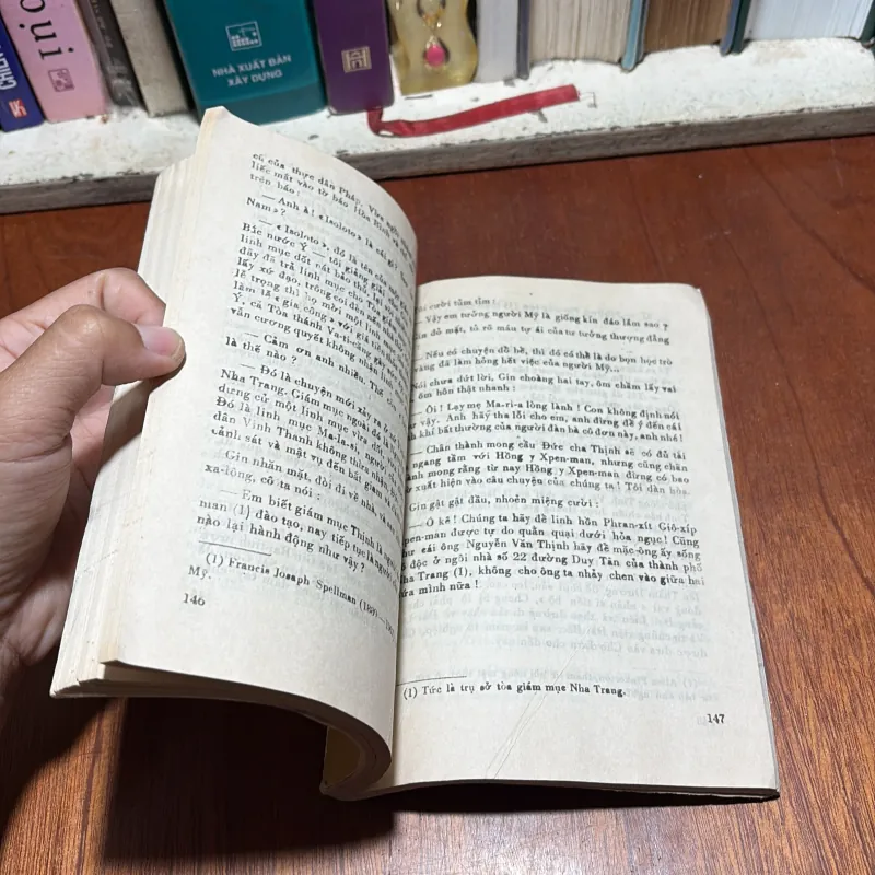 [Sách 8x] - II Truyện Tình Báo: Đen Vỏ Đỏ Lòng (Tập 2) - Mai Thanh Hải - 1988 927341