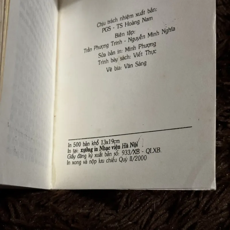 Từ độ xa người 1029824