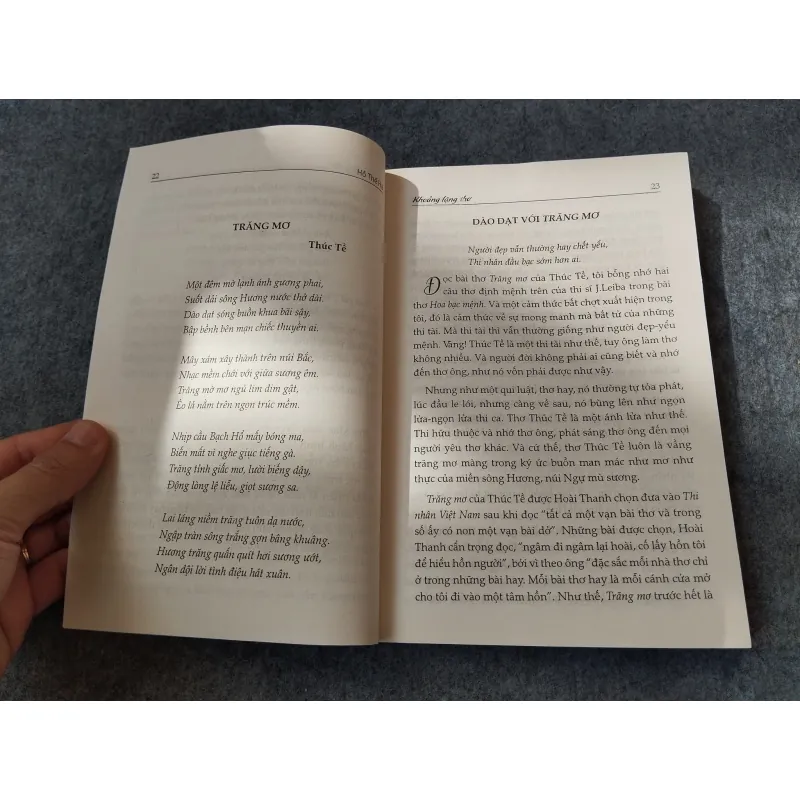 KHOẢNG LẶNG THƠ 720734