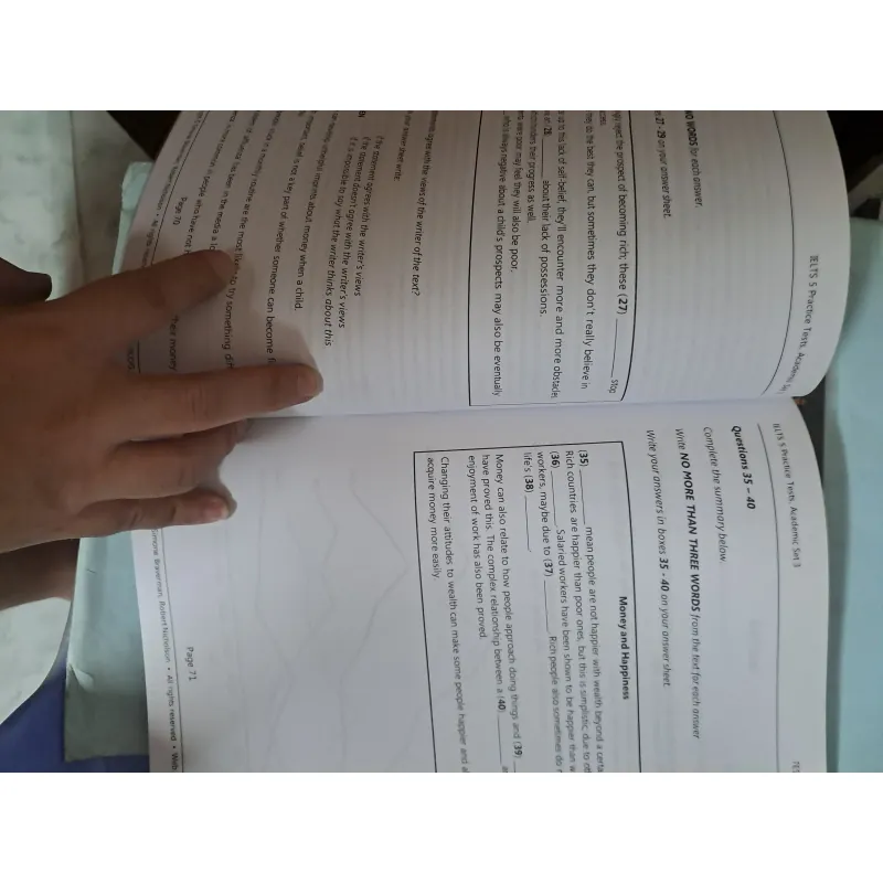 Bộ 2 cuốn 5 IELTS practice tests (1academic + 1 general) 781509