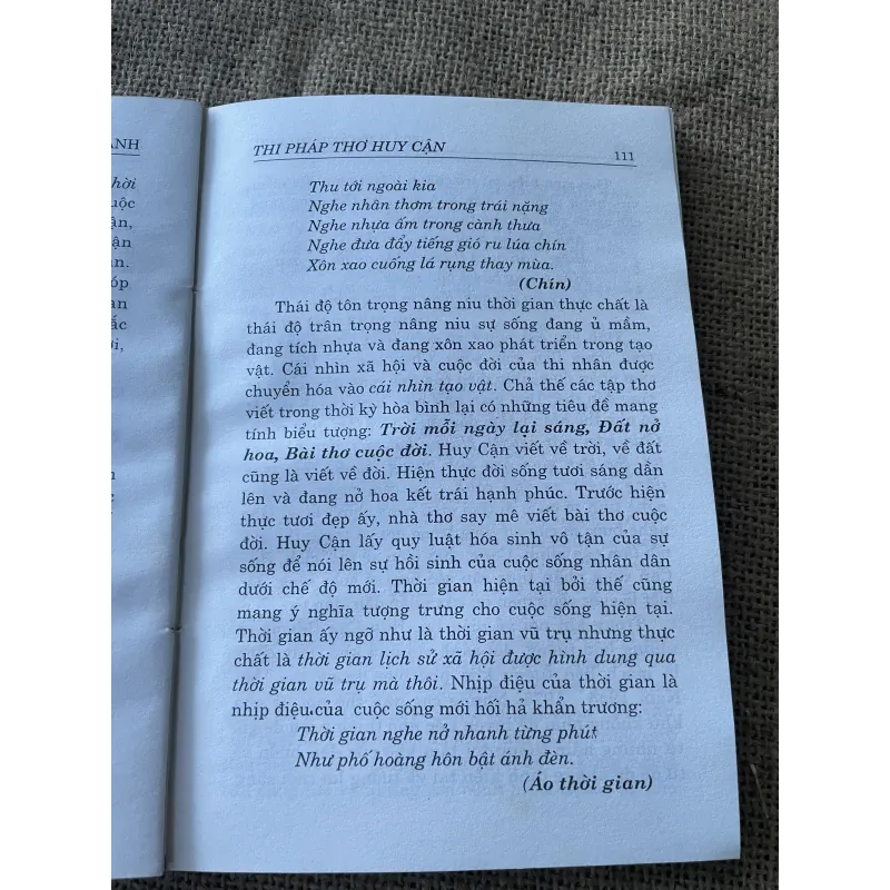 Thi phap thơ Huy Cận- Trần Khánh Thành- có chữ ký tác giả  796925