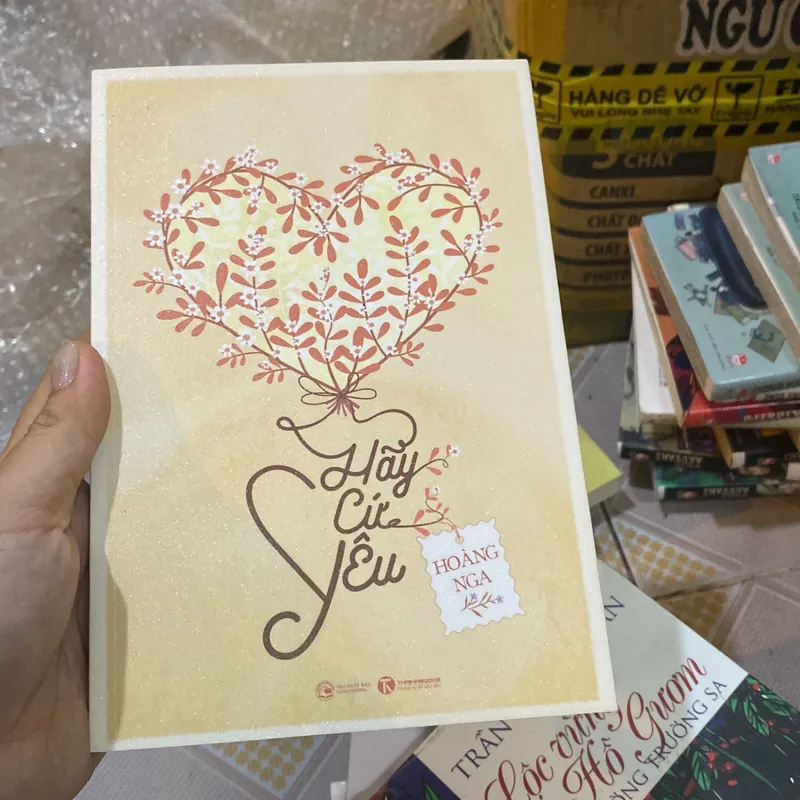 Hãy cứ yêu Hoàng Nga  606438