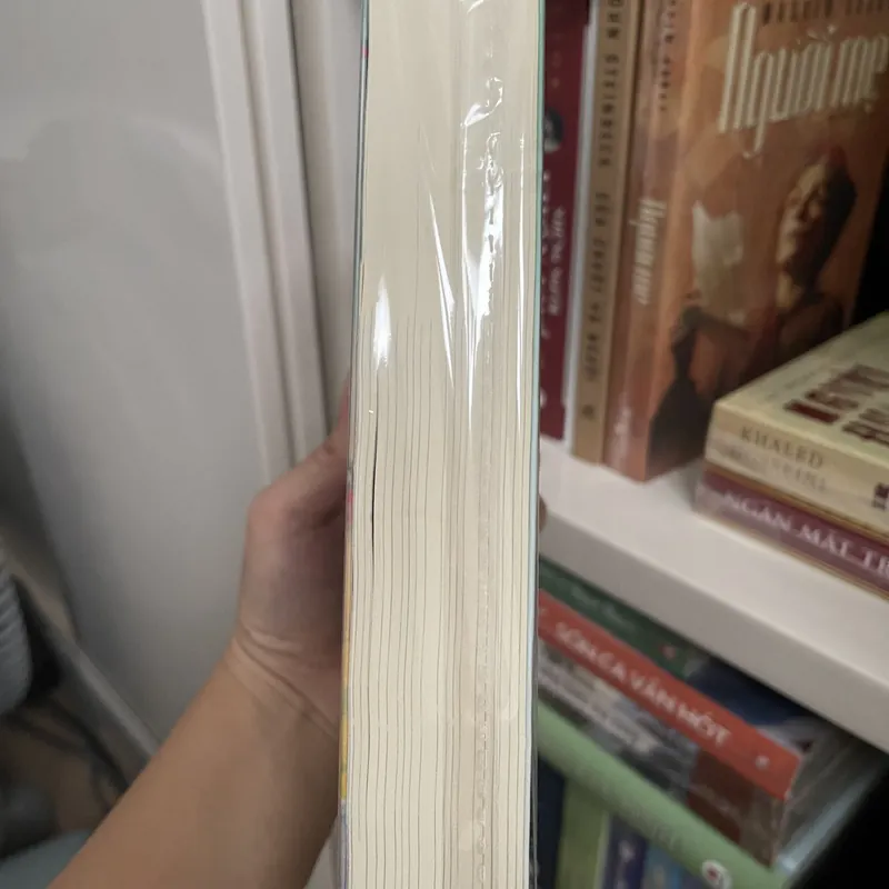 “Ngôi nhà bên bờ biển xanh thẳm” - tác giả TJ KLUNE (sách mới 100%) 604858