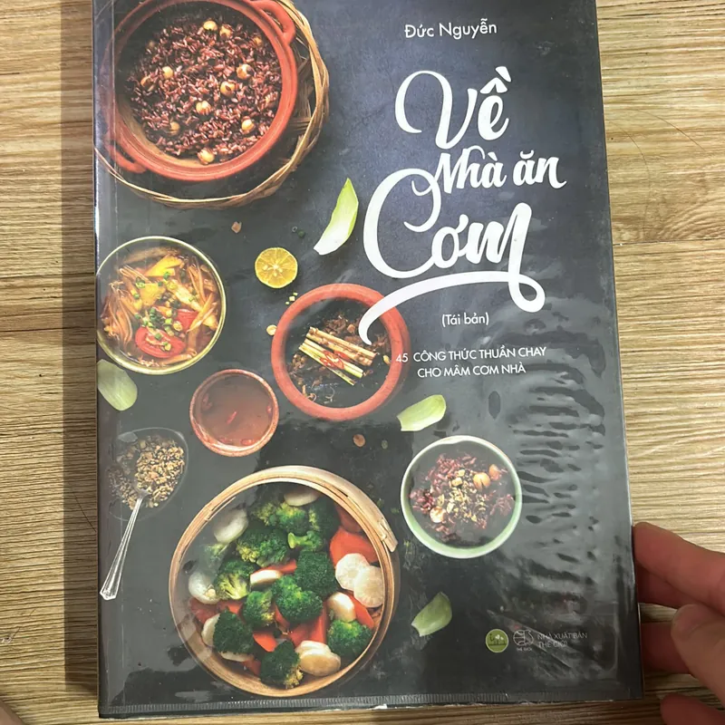 Về nhà ăn cơm- sách rất mới đẹp, bìa cứng, có bọc sách 661358
