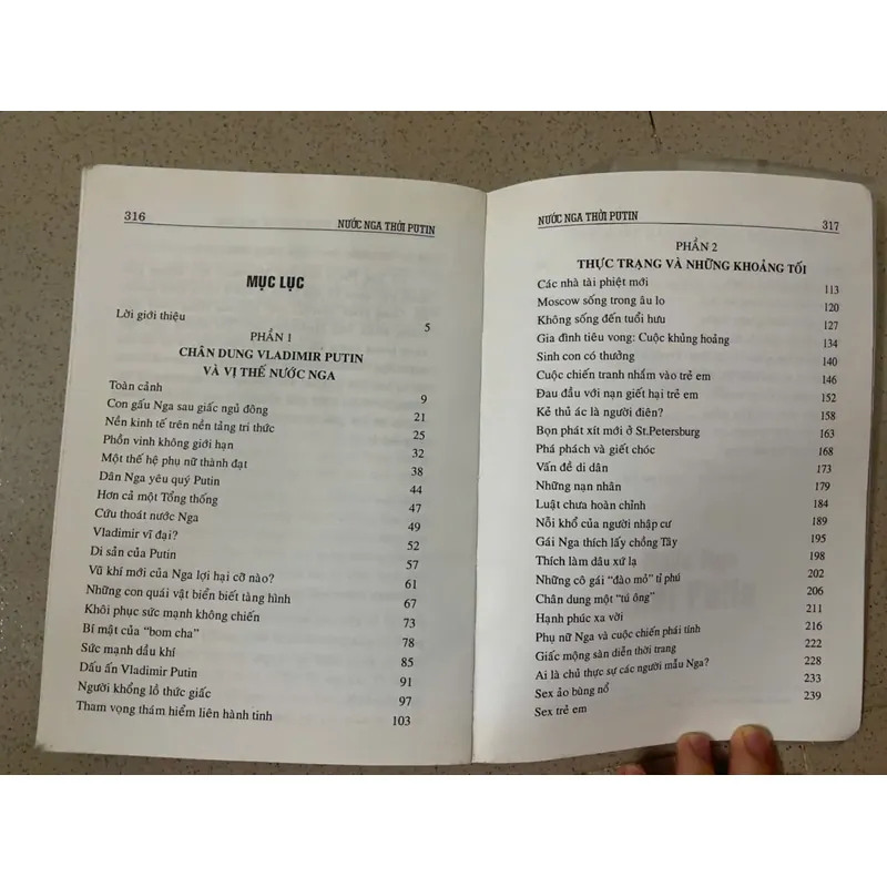 Combo 2 cuốn: Nước Nga thời Putin & Đối thoại với Vladimir Putin 700541