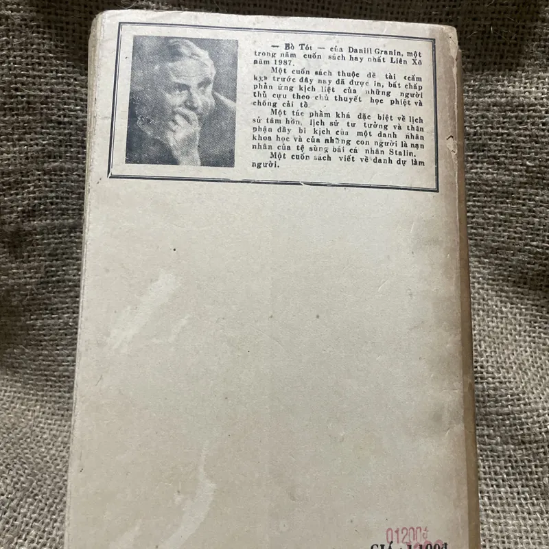 Bò tót - Daniil Granin, một trong năm cuốn sách hay nhất Liên Xô năm 1987 711866
