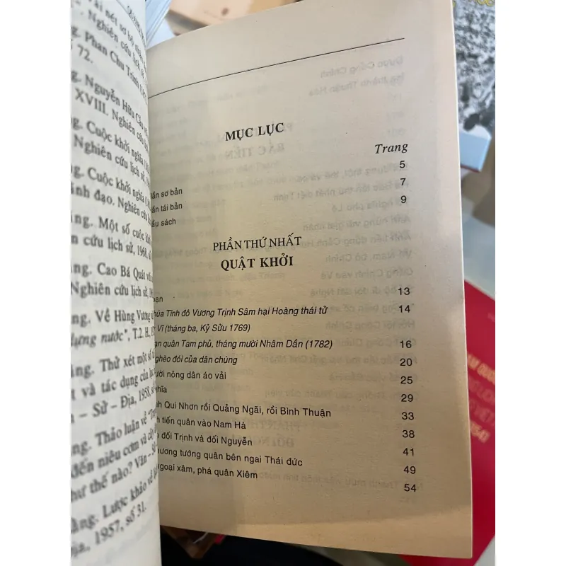 QUANG TRUNG ANH HÙNG DÂN TỘC - HOÀNG TRÚC TRÂM  1032237