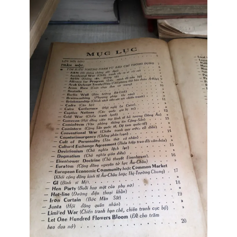 Danh từ và thành ngữ thông dụng báo chí Anh Mỹ 1001018