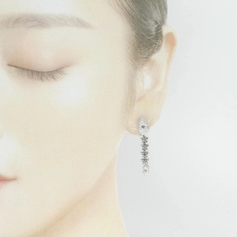 K18WG Bông tai kim cương hình trái tim và hoa - Hàng hiệu Chính hãng 869584