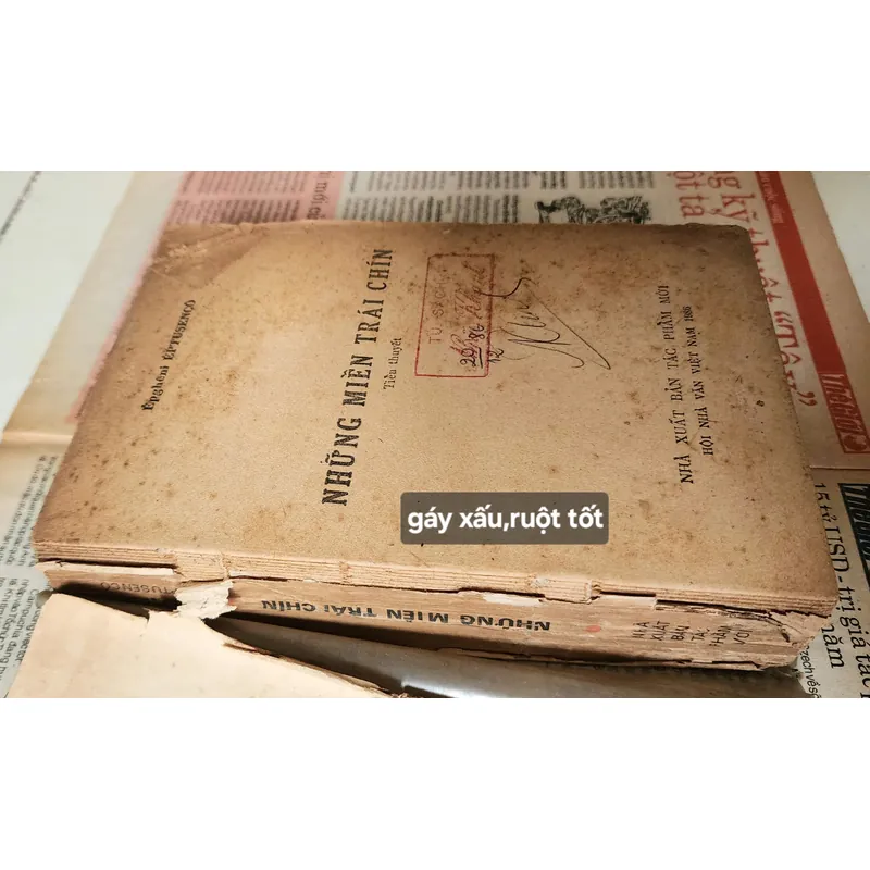 Tiểu thuyết NHỮNG MIỀN TRÁI CHÍN - Tác giả: Yevgeny Aleksandrovich Yevtushenko 706251