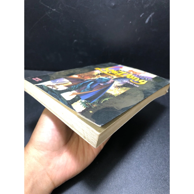 Anh hùng liêu đông 2003 Quỳnh Mai mới 80% bẩn và ố HCM1311 912711