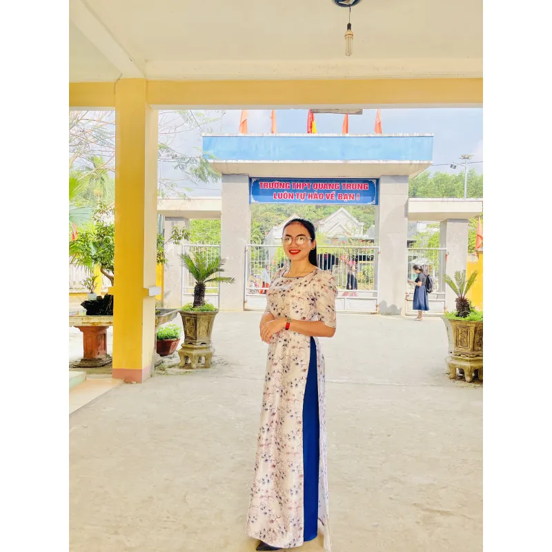 Áo dài eo 72-74. Mẫu cao 158cm 799314