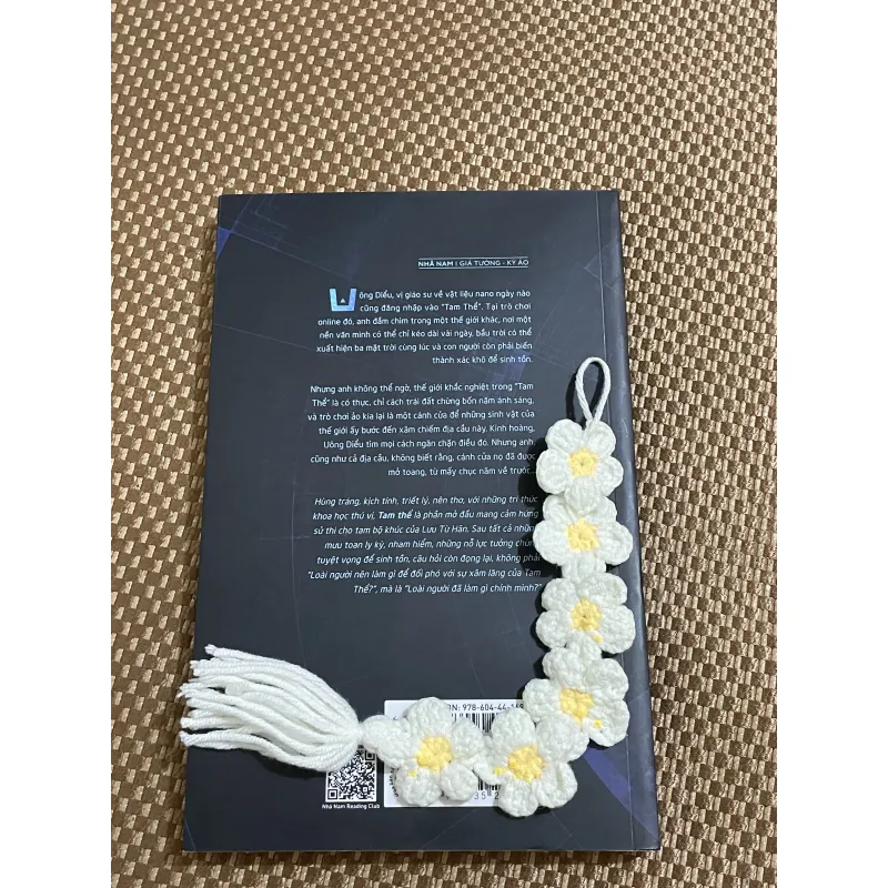 Tam Thể - Lưu Từ Hân ( tặng kèm dây hoa đan len) 1000025