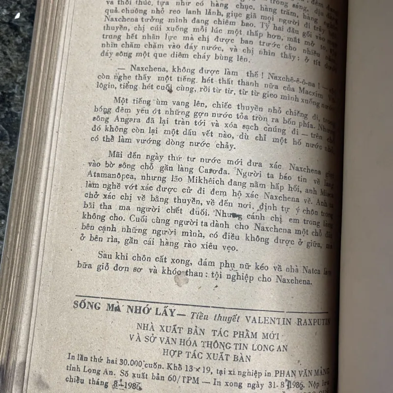 Sống mà nhớ lấy Valentin Raxputin XB 1986 787246