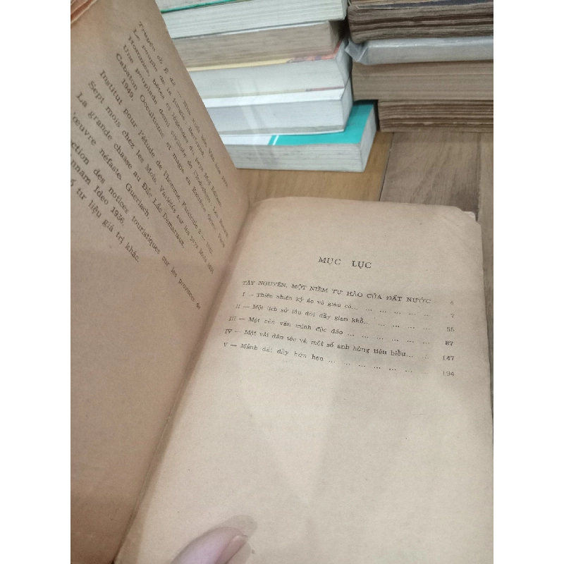 Tây nguyên - Hoàng Văn Huyền 934879